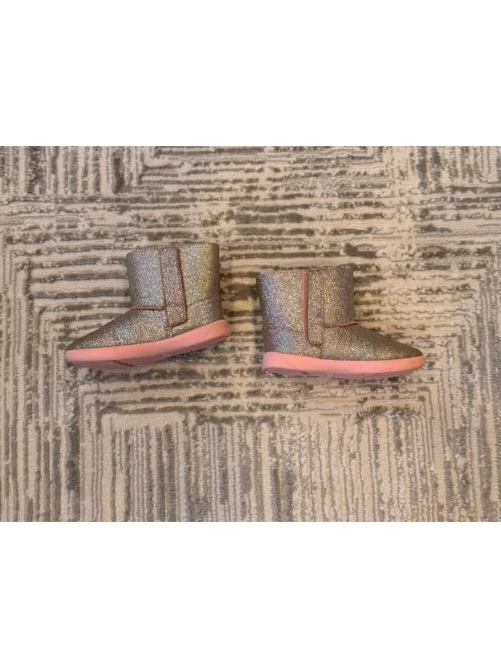 UGG Toddler girls US size 10 Keelan Metallic Glitter Boots 1134892T
